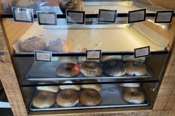 2 Alices Coffee Lounge - Newburgh