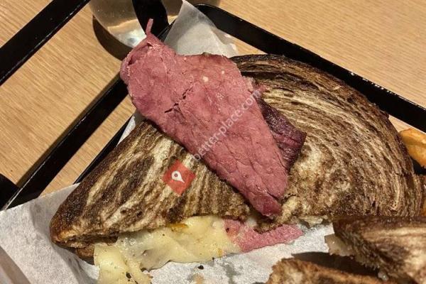 360 American Bistro & Bar