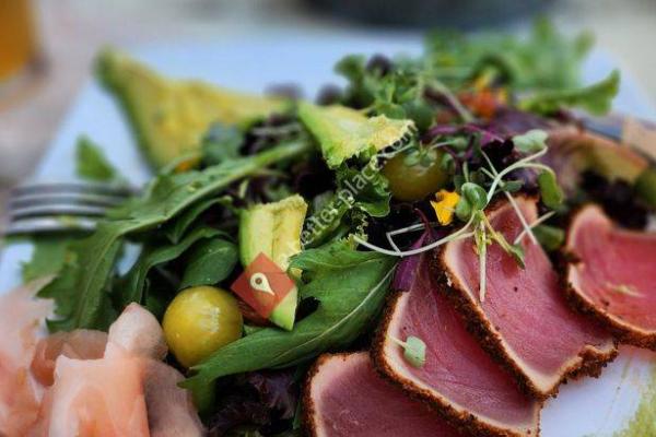 572 Social Kitchen & Lounge