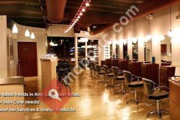 A La Mode Hair Studio