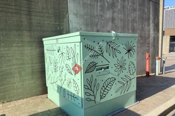 A Leafy Mint Mural Box