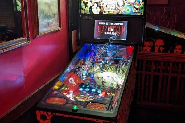 Al's Wine & Whiskey Lounge