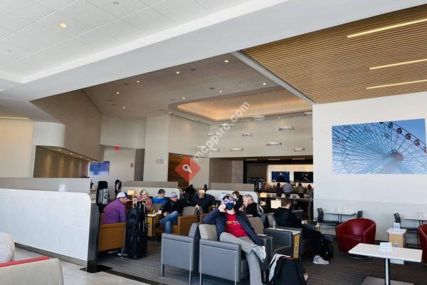 American Airlines Admirals Club DFW-D