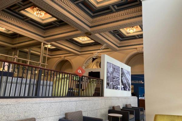 Amtrak Metropolitan Lounge