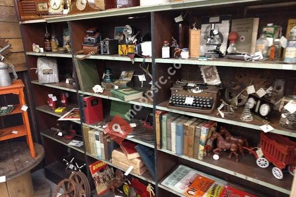 Antique Mall Treasure Hunt