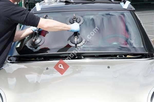 AUTO GLASS FITTERS