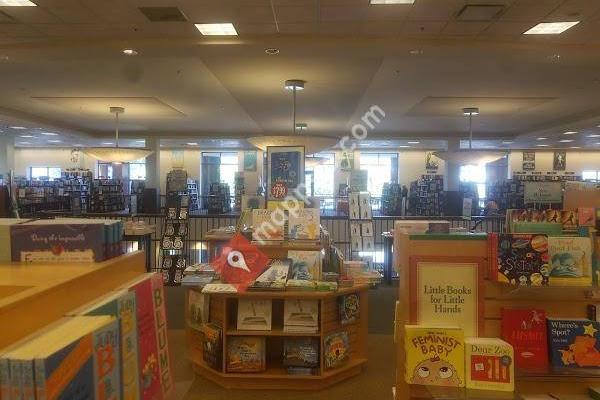 Barnes & Noble Booksellers Ventura