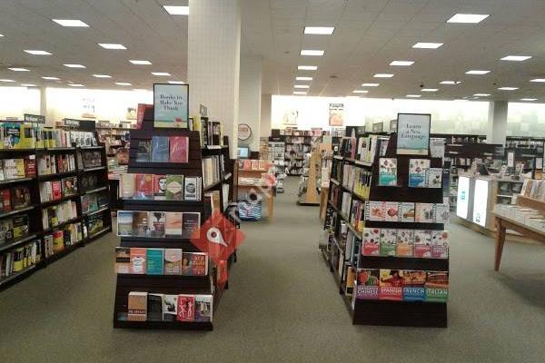 Barnes & Noble Booksellers West Hartford