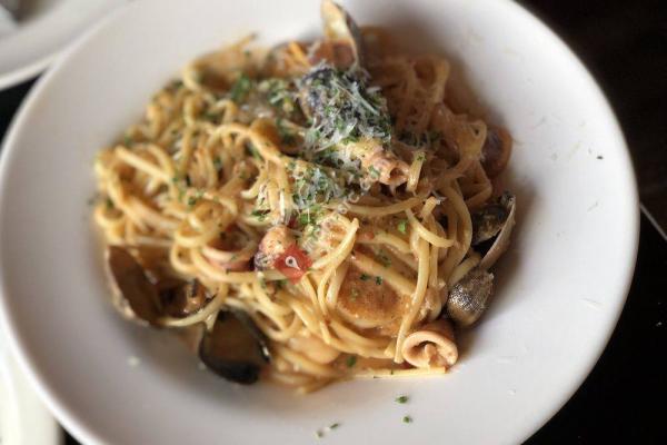 Betty Lou's Seafood and Grill