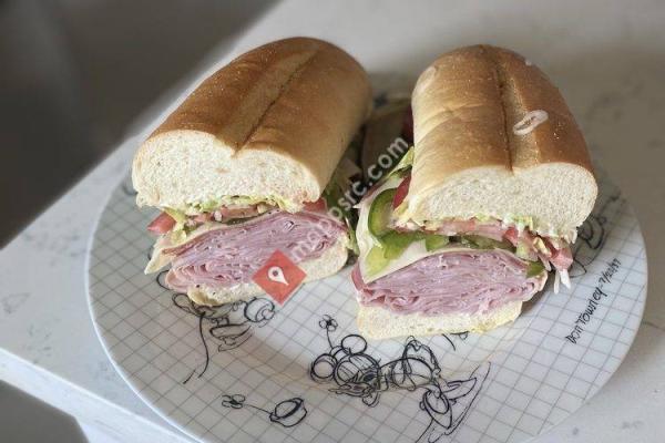 Big Foot Gyro & Subs