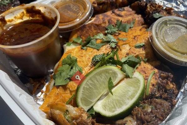 Birria Quesa Tacos Syr