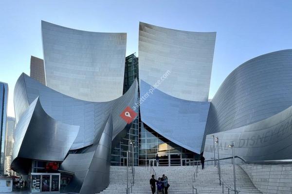 Blue Ribbon Garden At Walt Disney Concert Hall