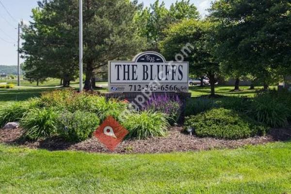 Bluffs Apartments and Townhomes, The
