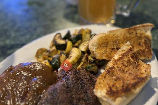 Bully's Sports Bar and Grill