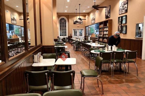 Cafe Du Monde Coffee Stand