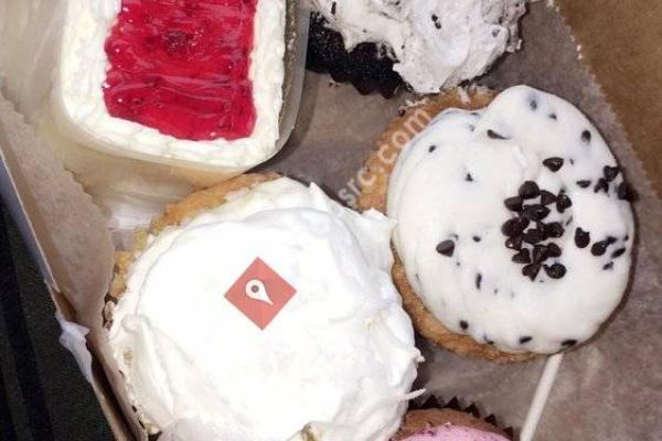 Cakes By Happy Eatery