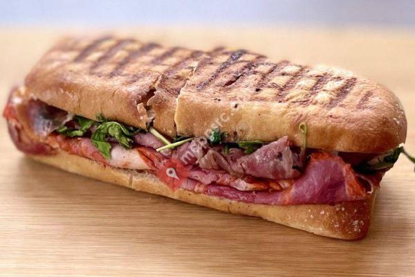 Calabrese Market and Deli