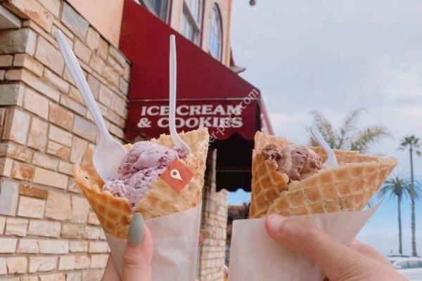 Capitola Ice Cream & Cookies