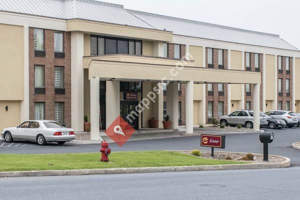 Clarion Inn and Suites Harrisburg