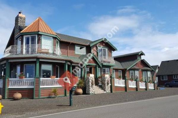 Collins Inn & Seaside Cottages