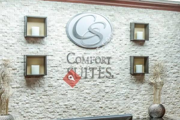 Comfort Suites Outlet Center