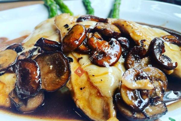 Cooper's Hawk Winery & Restaurant