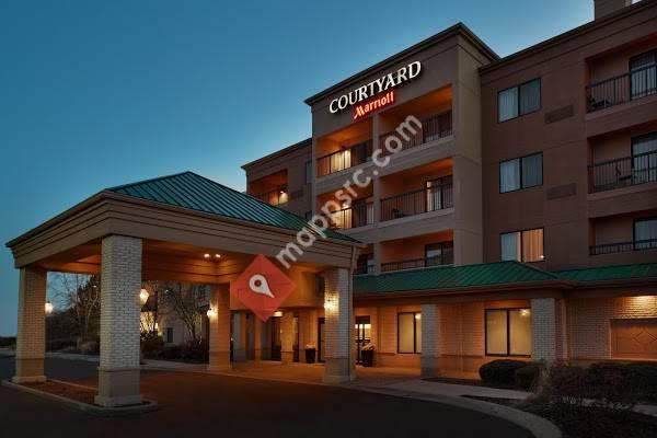 Courtyard by Marriott Chicago St. Charles