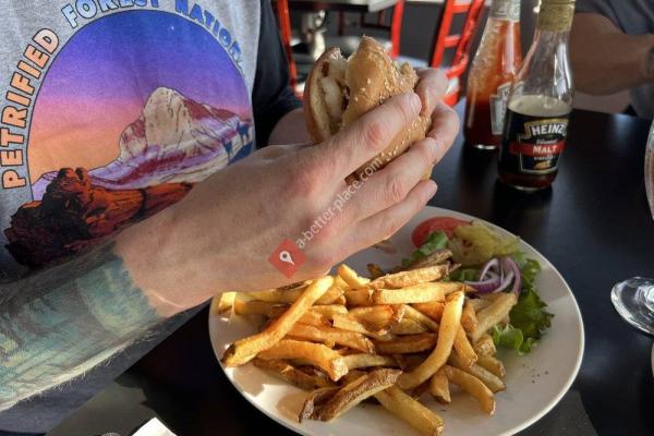 Cove Azul Bar & Grill