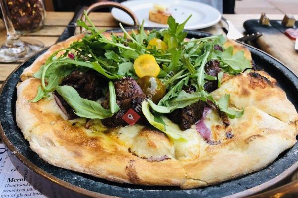 CRÚ Food & Wine Bar