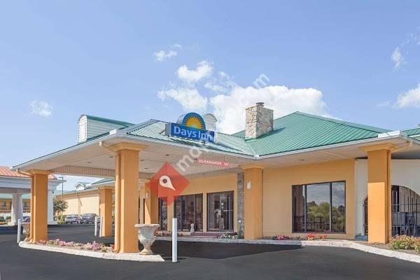 Days Inn by Wyndham Lenoir City