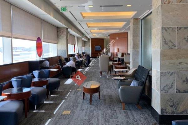 Delta Sky Club in Terminal B & C