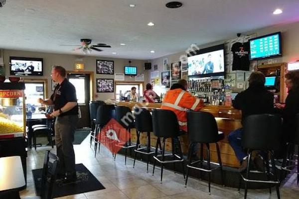 Dobbers Sports Bar & Grill & Three Huskies Brewing