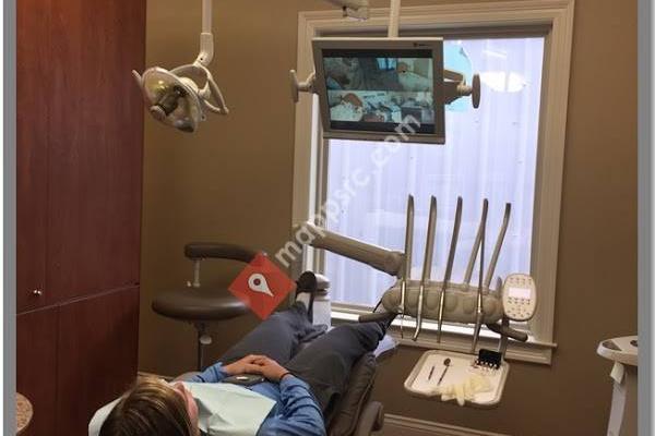 Dr. Robert Adams III, DDS