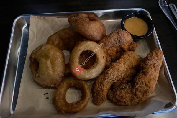 Eagle's Point Bar and Grill