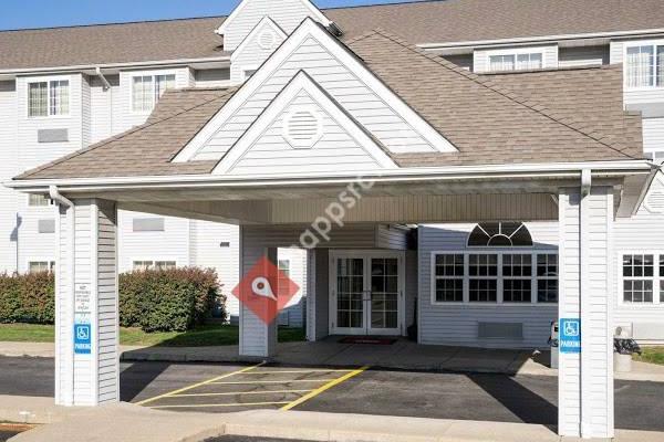 Econo Lodge Inn & Suites