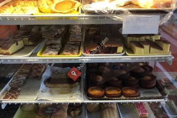 El Guanaco Bakery & Café