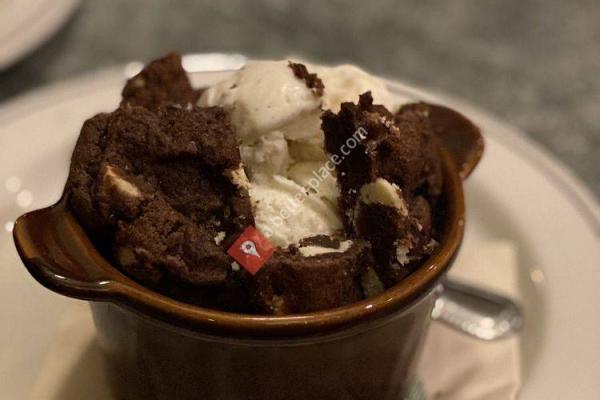 Ellington's Restaurant, by Oliver