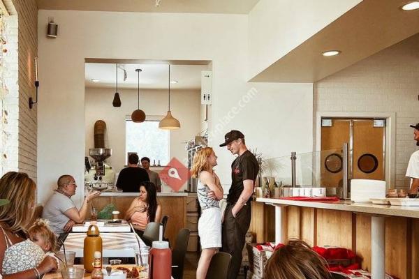 Evergreen - Coffee Shop & Boutique Hotel