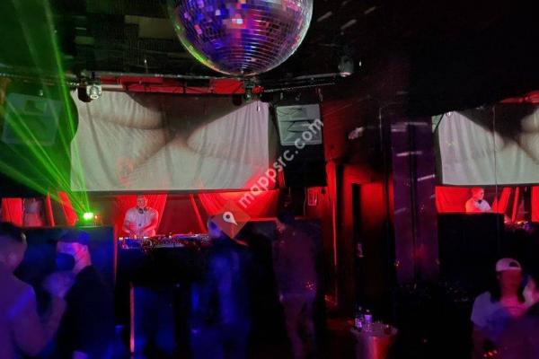 F8 Nightclub and Bar