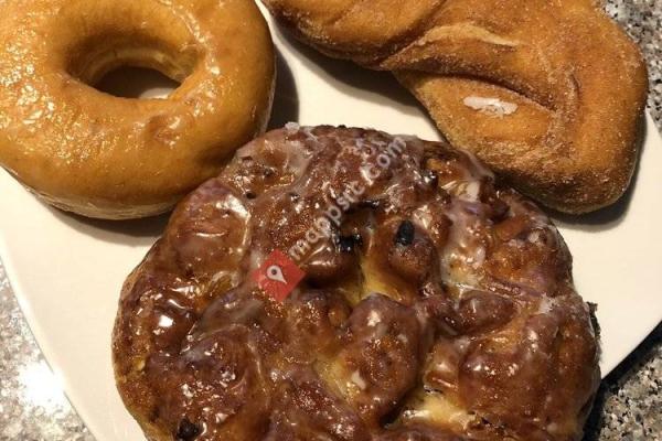 Family Bakery & Mrs. Doughnut