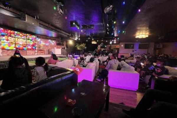 Family Fun Xperience Theatre