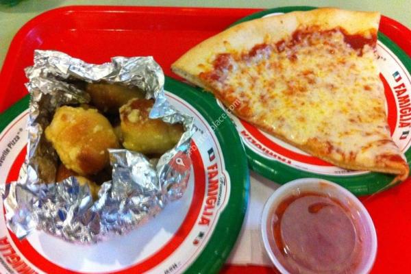 Famous Famiglia Pizzeria