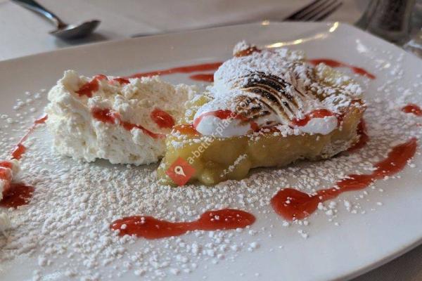 Fife 'n Drum Restaurant & Inn