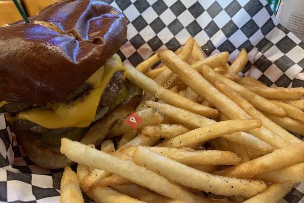 Foreman's Bar & Grill