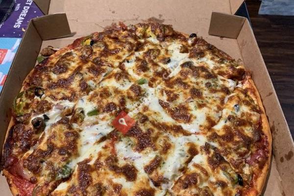 G J's Pizza & Market