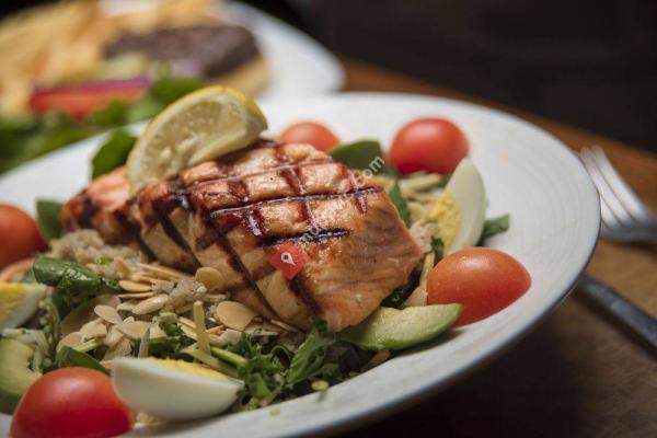 Gecko's Grill & Pub - Southside Village