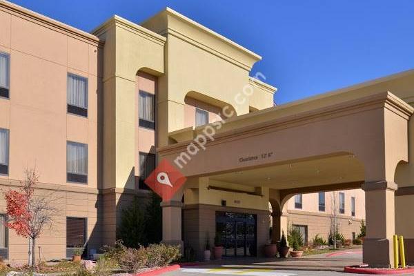 Hampton Inn Kansas City-Near Worlds of Fun