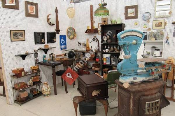 Hidden Treasures Mall & Antiques