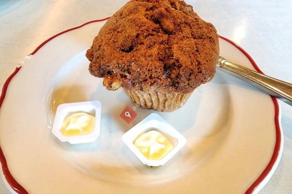 Hof's Hut Restaurant & Bakery