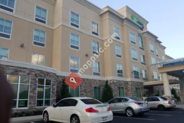 Holiday Inn Express & Suites Columbus Easton